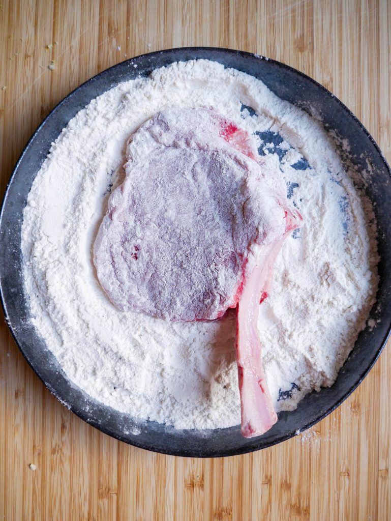 Veal cutlet in flour