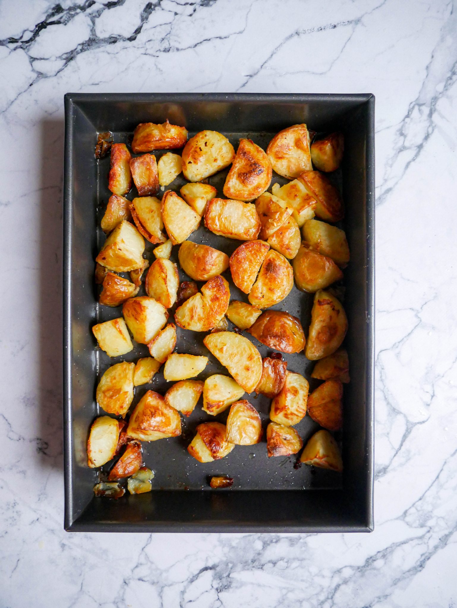 Garlic Confit Crispy Roasted Potatoes - Daen's Kitchen