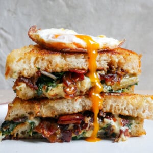 https://daenskitchen.com/wp-content/uploads/2022/10/Green-Toastie-Daff-Daens-Kitchen-High-Res-5-300x300.jpg