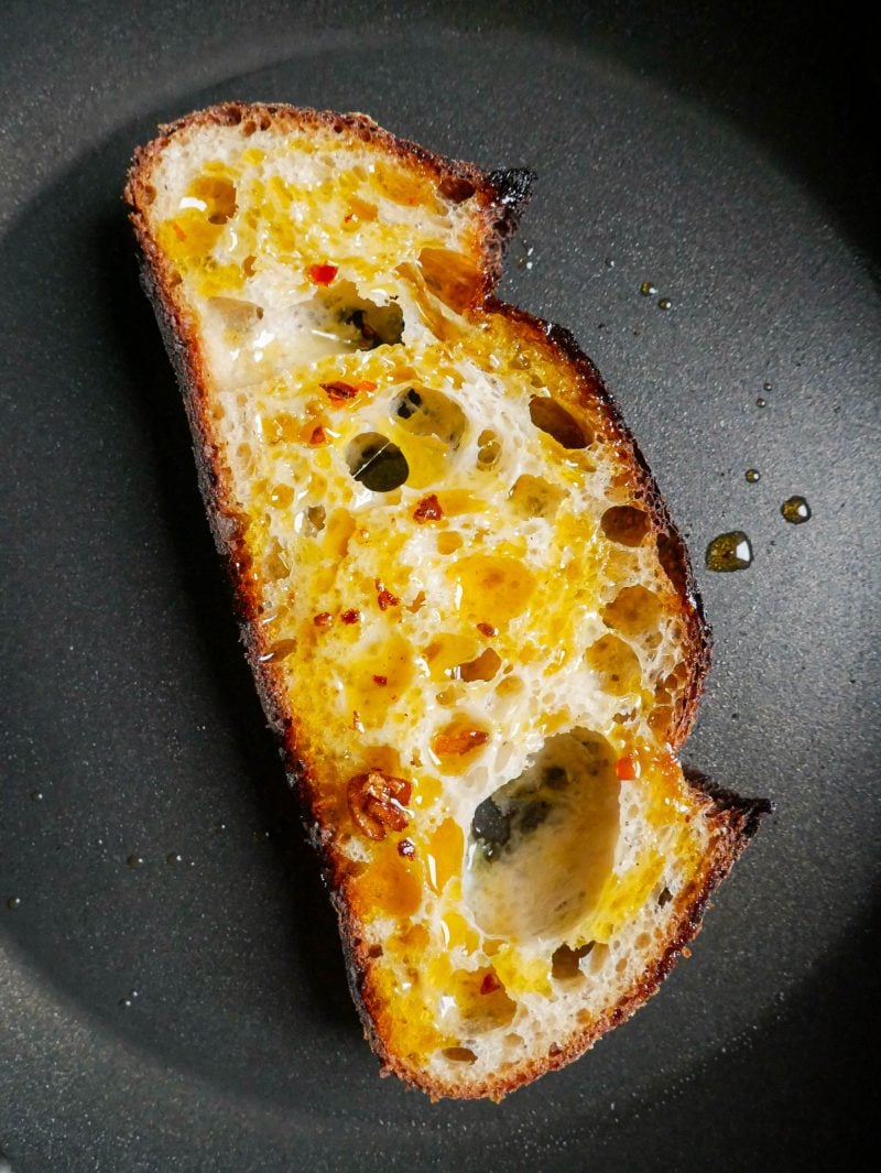 Garlic & Olive Oil Fried Egg Daen's Kitchen