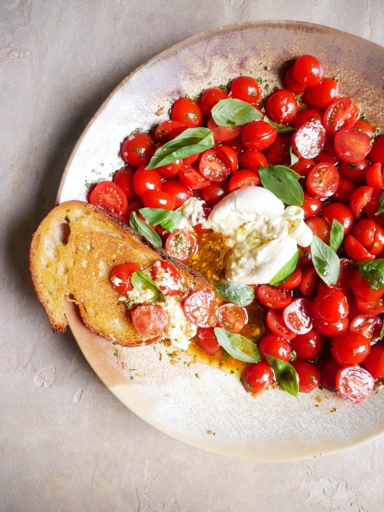 Tomato & Burrata Salad - Daen's Kitchen