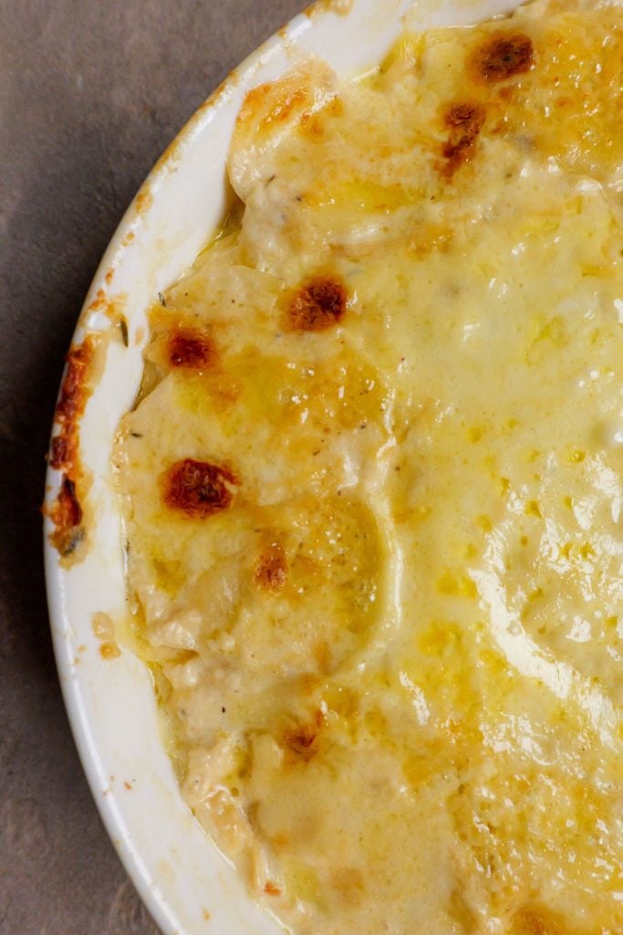 Easy Cheesy Garlicky Potato Gratin - Daen's Kitchen