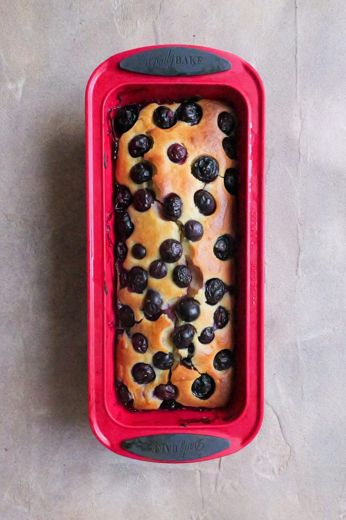 blueberry yoghurt cake