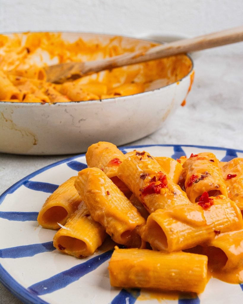 Tomato and garlic confit pasta - Daen's Kitchen