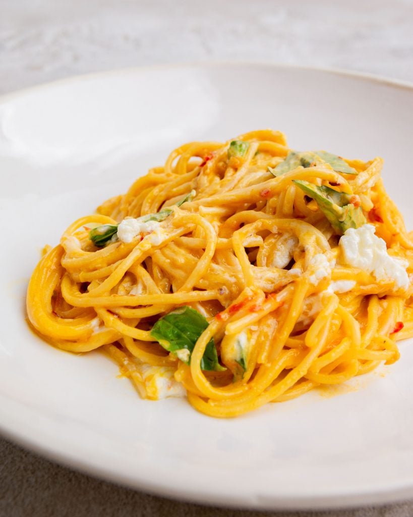 Roasted tomato and goats cheese pasta