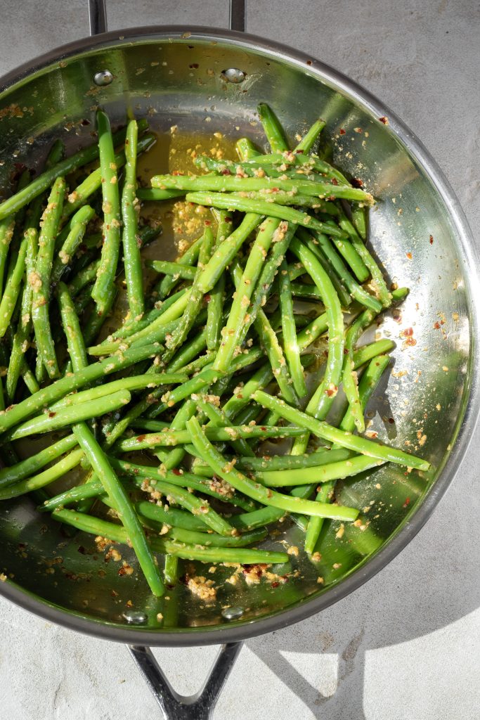 Garlicky green beans