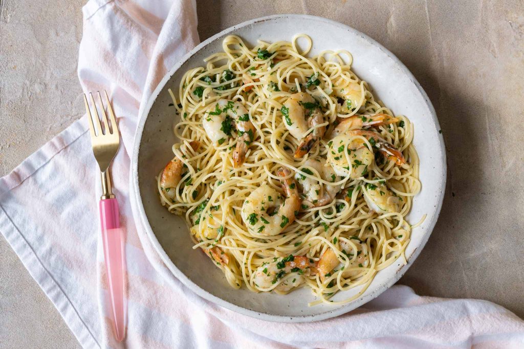 Garlic butter prawn pasta