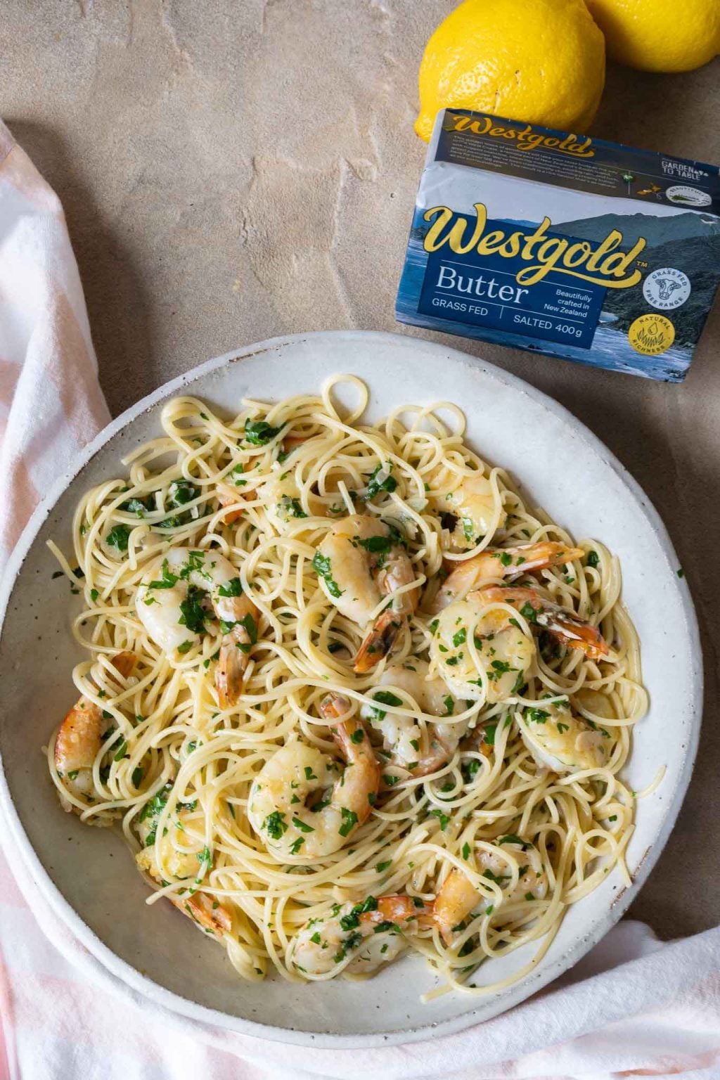 Garlic Butter Prawn Pasta - Daen's Kitchen